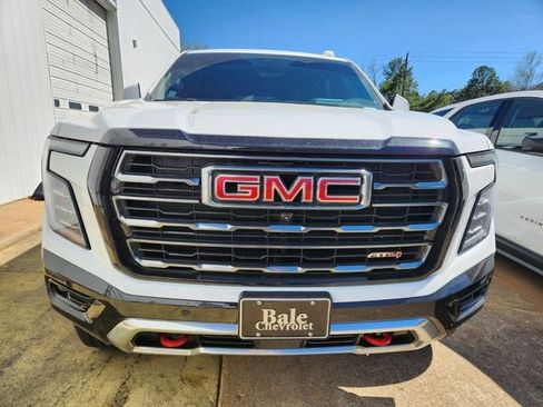 Used 2025 GMC Yukon AT4 w/ AT4 Premium Package image 2