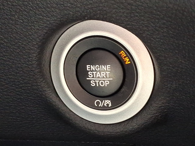 Used 2025 Chrysler Pacifica Limited FWD image 26