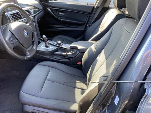 Used 2018 BMW 320i Sedan RWD image 14