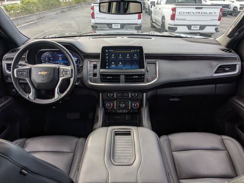 Used 2024 Chevrolet Suburban LT image 18