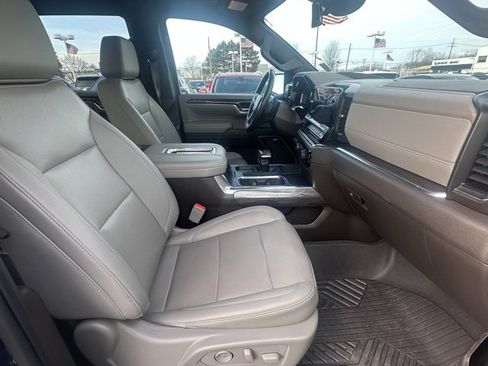 Used 2022 Chevrolet Silverado 1500 LTZ w/ LTZ Premium Package image 17