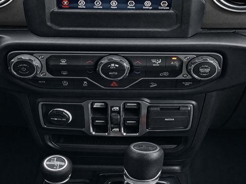 Used 2019 Jeep Wrangler Unlimited Sahara AWD/4WD image 14