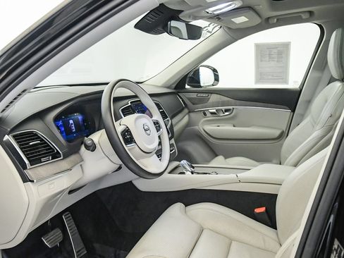Certified 2023 Volvo XC90 B6 Ultimate w/ Protection Package Premier AWD/4WD image 17