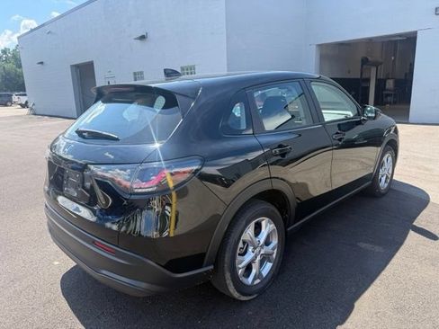 Used 2024 Honda HR-V LX image 3