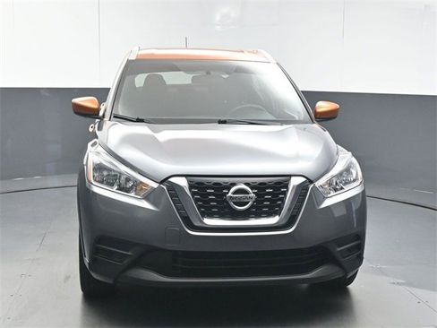 Used 2019 Nissan Kicks SV image 3