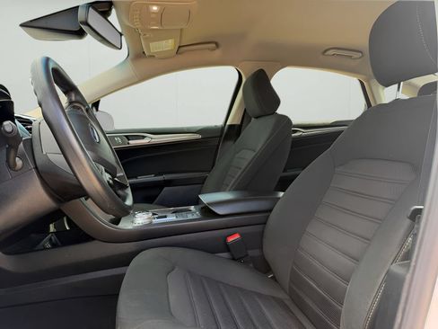 Used 2020 Ford Fusion SE FWD image 11