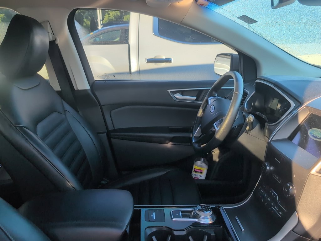 Used 2020 Ford Edge SEL w/ Convenience Package AWD/4WD image 2