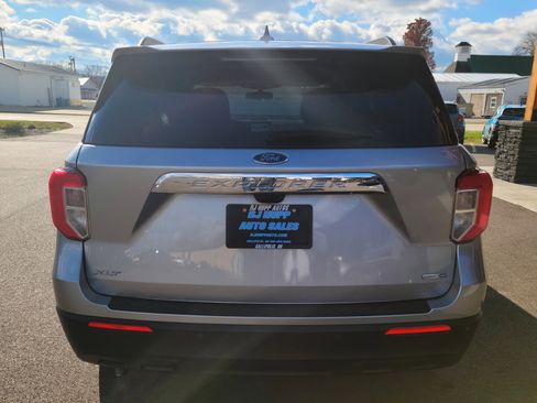 Used 2020 Ford Explorer XLT w/ Comfort Package image 5