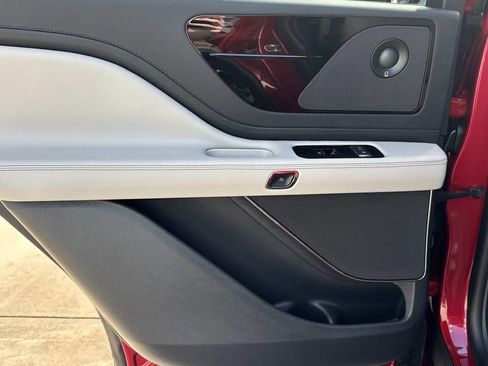 New 2025 Lincoln Aviator AWD w/ Equipment Group 101A image 22