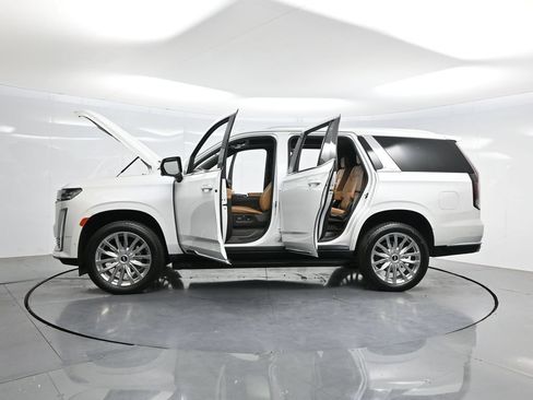 Used 2022 Cadillac Escalade Premium Luxury AWD/4WD image 55