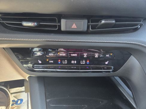 Used 2021 Buick Envision Preferred AWD/4WD image 20