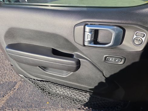 Used 2020 Jeep Wrangler Sport image 8