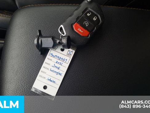 Used 2021 Jeep Wrangler Unlimited Sahara AWD/4WD image 15