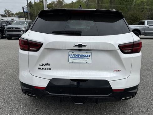 Used 2025 Chevrolet Blazer RS w/ Enhanced Convenience Package image 3