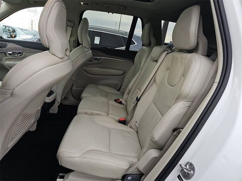 Used 2022 Volvo XC90 T6 Inscription w/ Climate Package image 21