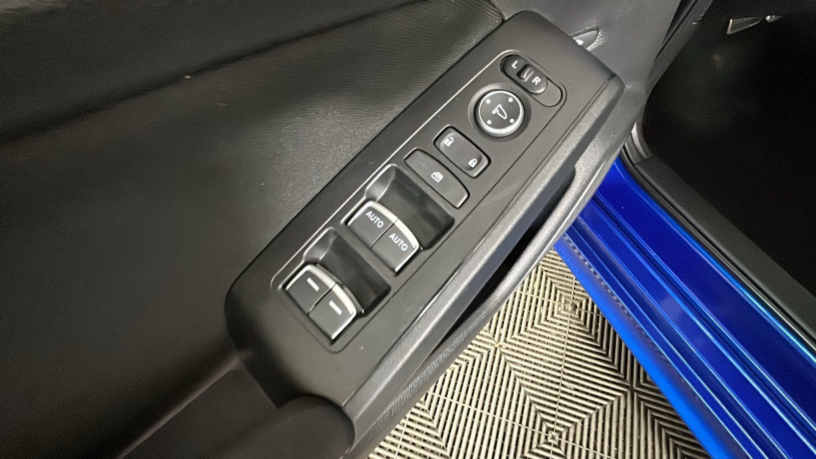 Used 2022 Honda Civic Sport image 11