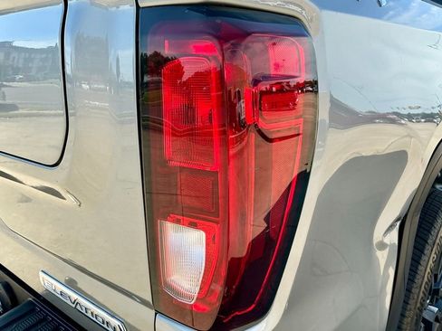 Used 2025 GMC Sierra 1500 Elevation AWD/4WD image 17
