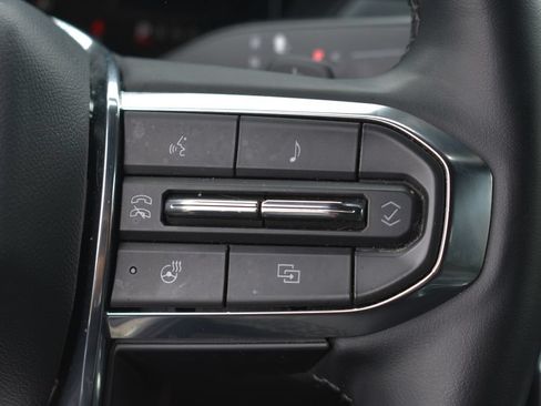 Used 2025 GMC Acadia Elevation AWD/4WD image 15