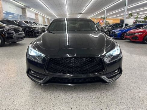 Used 2019 INFINITI Q60 Red Sport 400 w/ Proassist Package RWD image 3