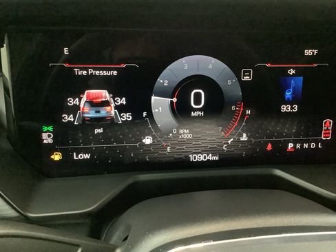 Used 2025 GMC Acadia Elevation FWD image 17