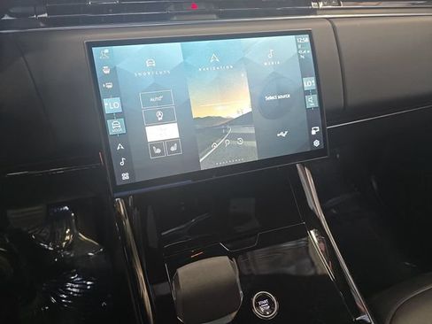 Used 2025 Land Rover Range Rover Sport AWD/4WD image 23