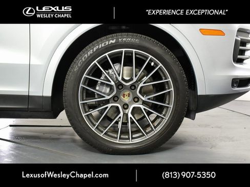 Used 2019 Porsche Cayenne Base image 5