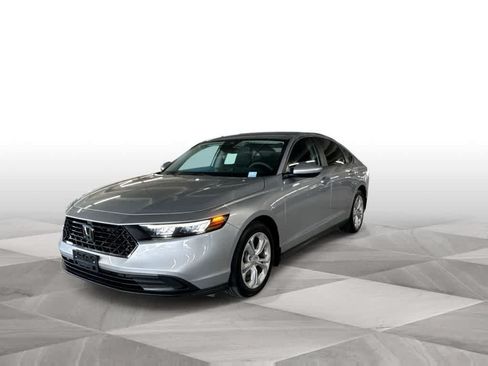 Used 2025 Honda Accord LX image 4
