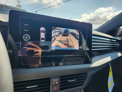 New 2025 Volkswagen Jetta Sport image 9