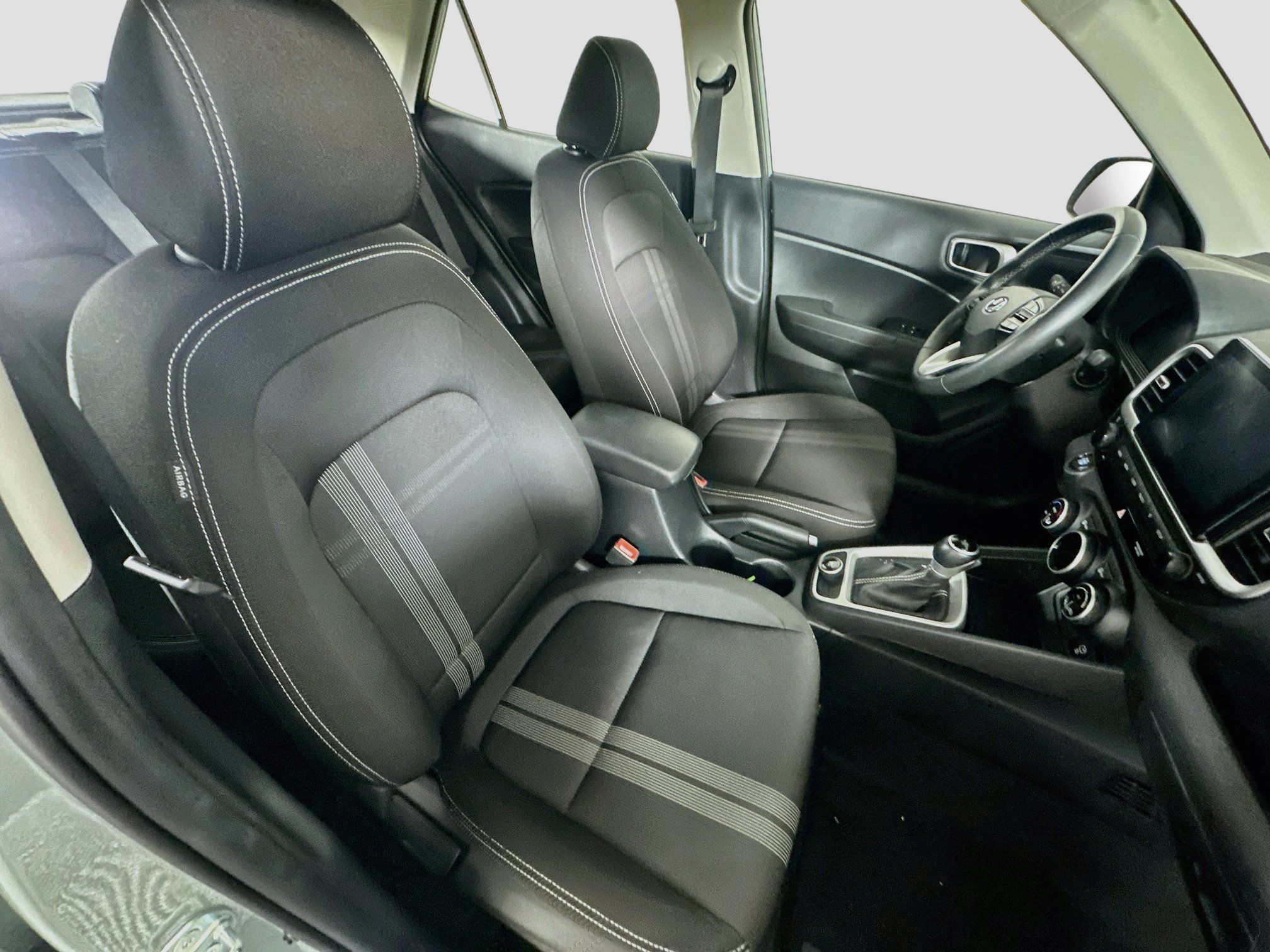 Used 2025 Hyundai Venue SEL FWD image 30