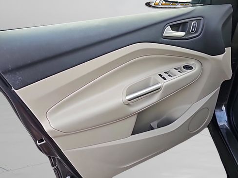 Used 2019 Ford Escape SE image 10