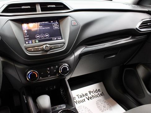 Used 2023 Chevrolet TrailBlazer LT FWD image 30