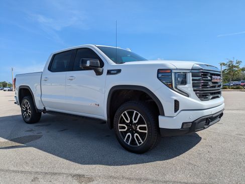 Used 2023 GMC Sierra 1500 AT4 w/ AT4 Premium Package AWD/4WD image 2