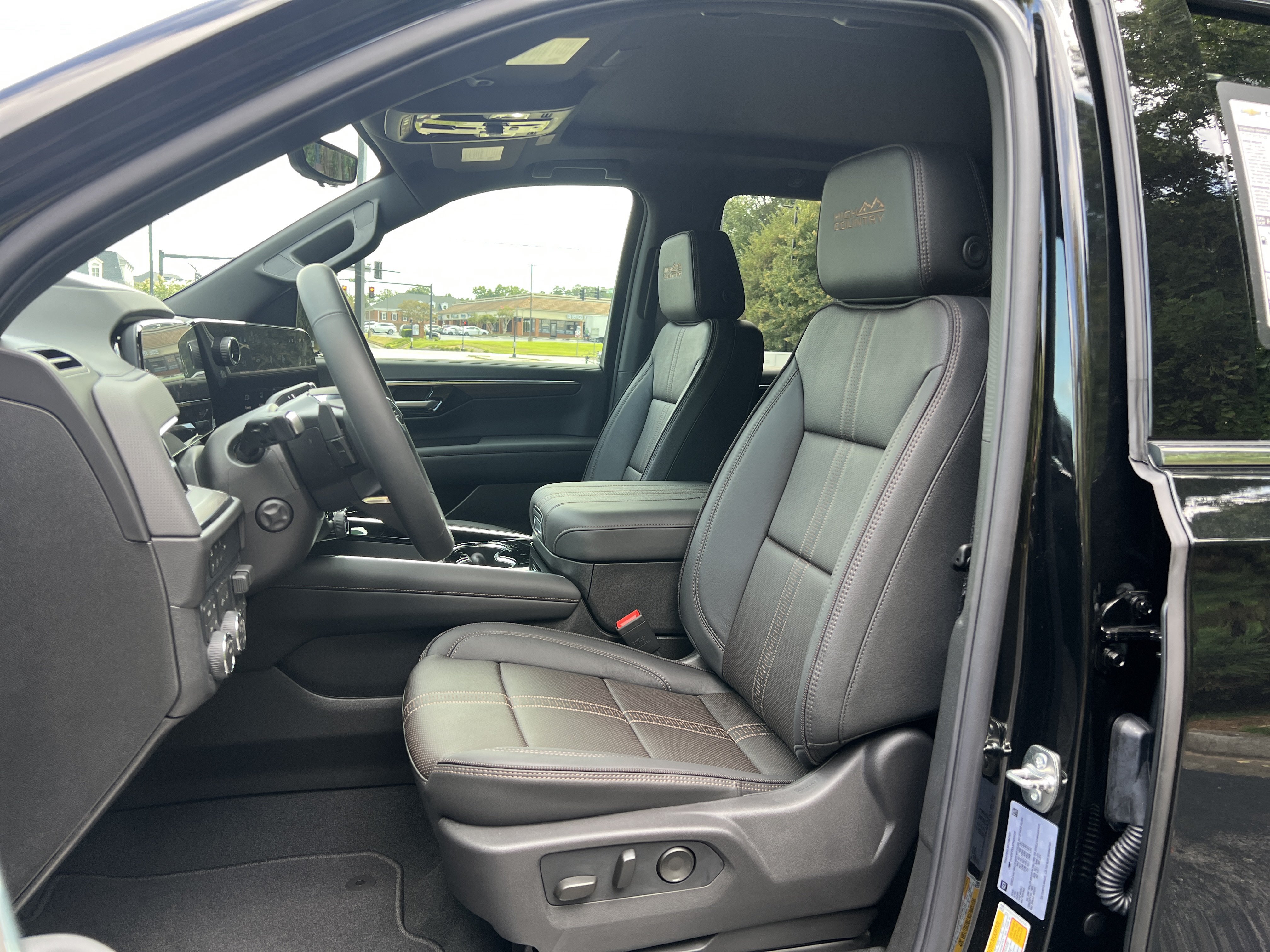 New 2026 Chevrolet Tahoe High Country w/ Sun And Tow Package AWD/4WD image 16