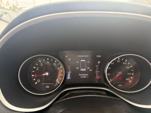 Used 2018 Jeep Compass Limited AWD/4WD image 21
