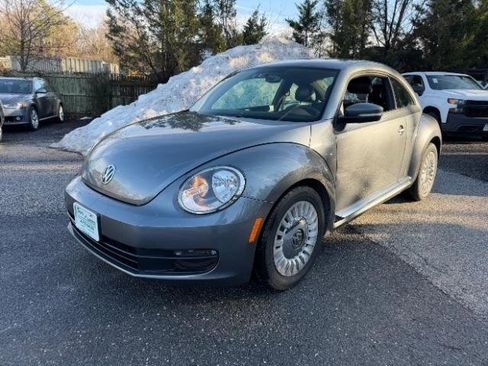 Used 2014 Volkswagen Beetle 2.5 image 1