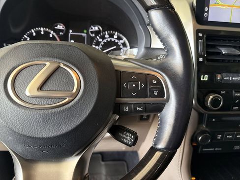 Certified 2022 Lexus GX 460 Luxury w/ Sport Design Package AWD/4WD image 16