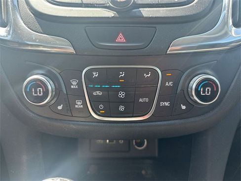 Used 2019 Chevrolet Equinox LT image 41