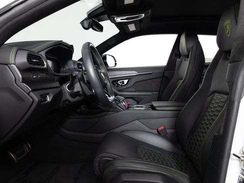 Used 2021 Lamborghini Urus AWD/4WD image 27