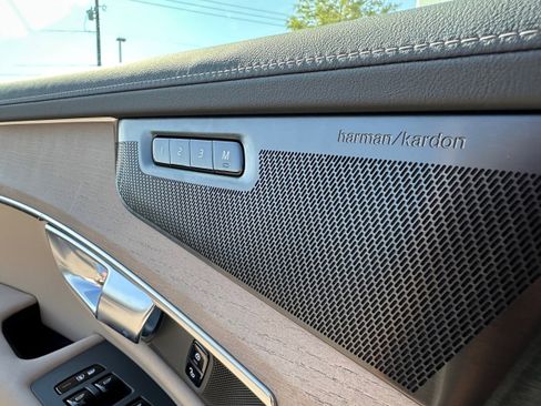 New 2026 Volvo XC90 T8 Plus image 18