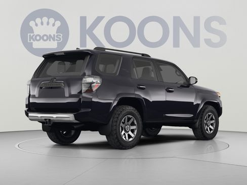 Used 2023 Toyota 4Runner TRD Off-Road Premium w/ Moonroof Package AWD/4WD image 4