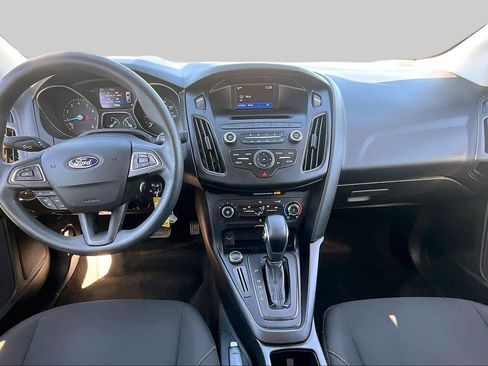 Used 2017 Ford Focus SE image 14