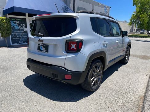 Used 2016 Jeep Renegade 75th Anniversary FWD image 5