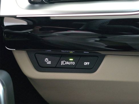 Used 2025 BMW X1 xDrive28i w/ Convenience Package image 27