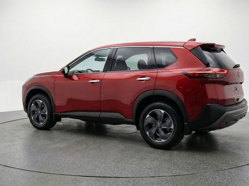 Used 2025 Nissan Rogue SV image 6