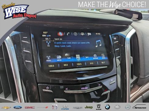 Used 2018 Cadillac Escalade Luxury AWD/4WD image 15