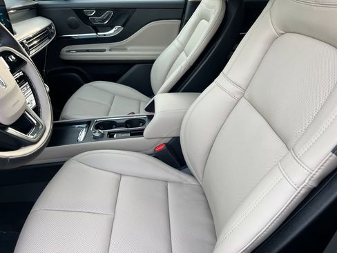 New 2026 Lincoln Corsair Premiere image 18