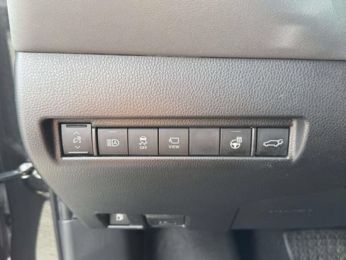 Used 2021 Toyota Venza Limited w/ Advanced Technology Package AWD/4WD image 29