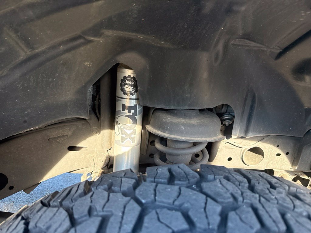 Used 2021 Jeep Gladiator Overland AWD/4WD image 12