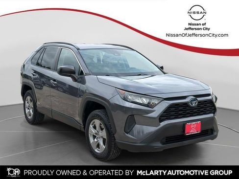 Used 2022 Toyota RAV4 LE AWD/4WD image 1