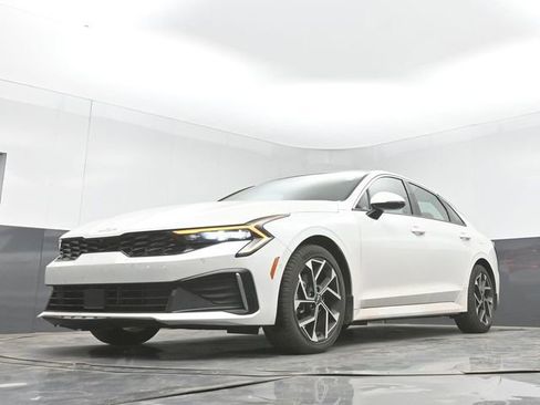 Used 2025 Kia K5 EX image 29